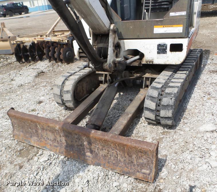 image for item EJ9066 2008 Bobcat 331 mini excavator