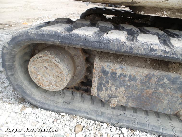 image for item EJ9066 2008 Bobcat 331 mini excavator