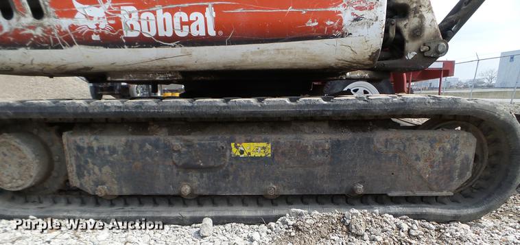 image for item EJ9066 2008 Bobcat 331 mini excavator