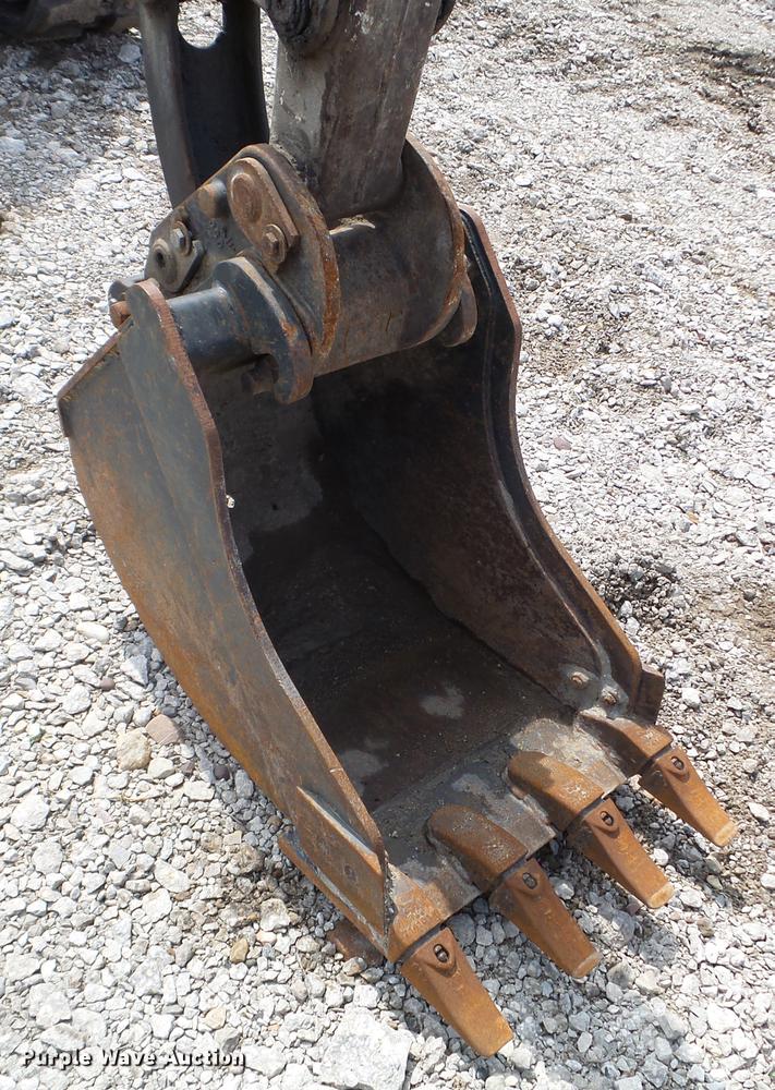 image for item EJ9066 2008 Bobcat 331 mini excavator