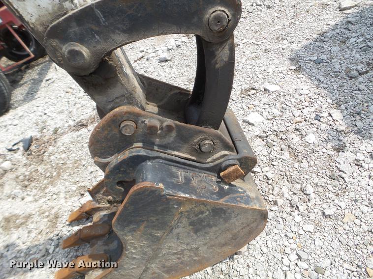 image for item EJ9066 2008 Bobcat 331 mini excavator