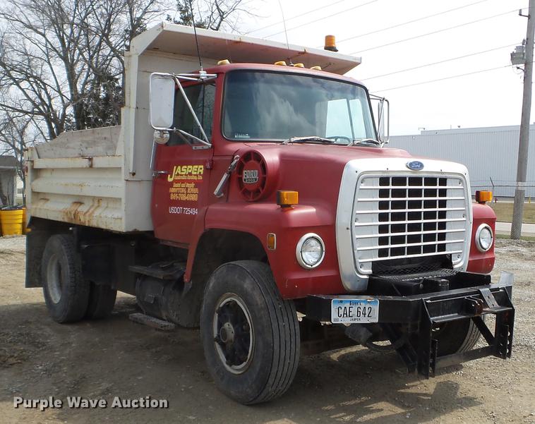 image for item EJ9067 1984 Ford 8000 dump truck