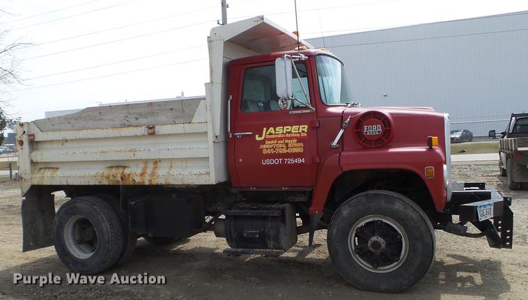 image for item EJ9067 1984 Ford 8000 dump truck