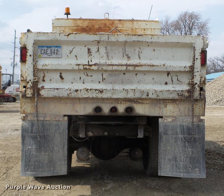 image for item EJ9067 1984 Ford 8000 dump truck