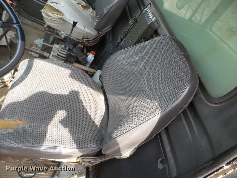 image for item EJ9067 1984 Ford 8000 dump truck