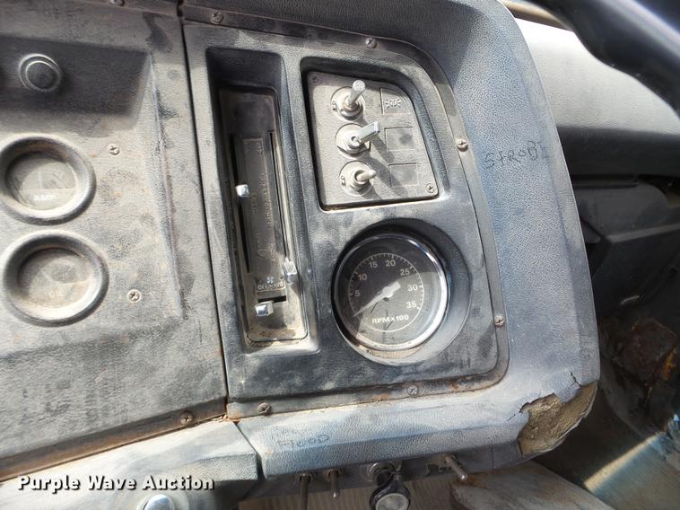 image for item EJ9067 1984 Ford 8000 dump truck