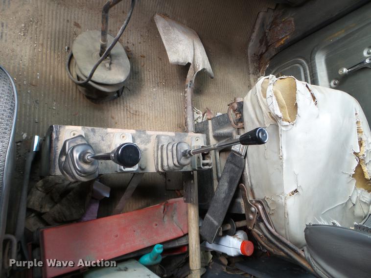 image for item EJ9067 1984 Ford 8000 dump truck