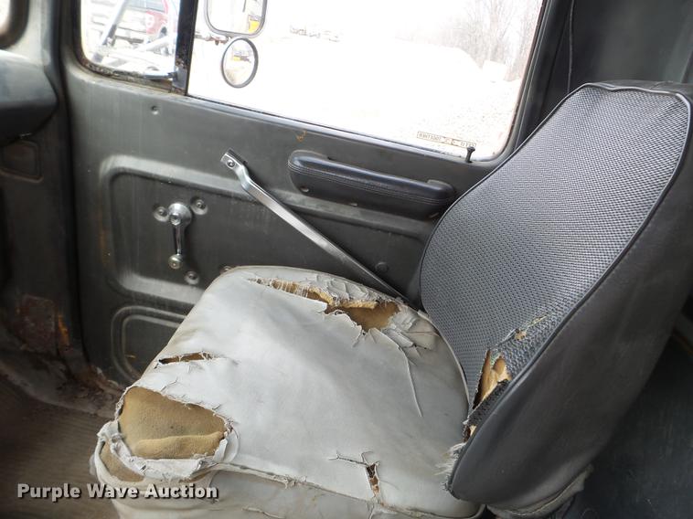 image for item EJ9067 1984 Ford 8000 dump truck