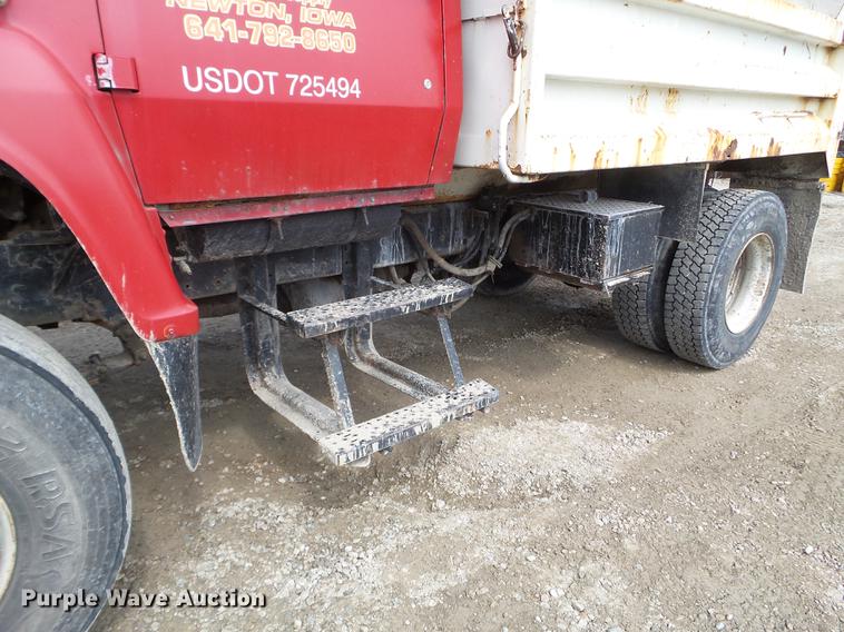 image for item EJ9067 1984 Ford 8000 dump truck