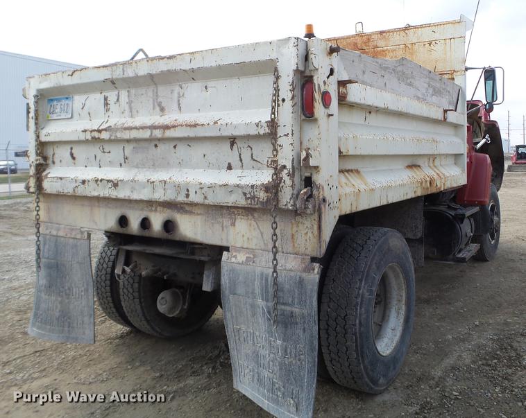 image for item EJ9067 1984 Ford 8000 dump truck