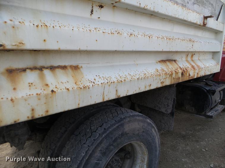 image for item EJ9067 1984 Ford 8000 dump truck