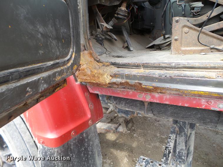 image for item EJ9067 1984 Ford 8000 dump truck