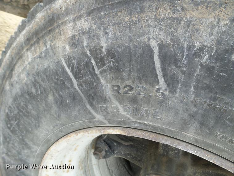 image for item EJ9067 1984 Ford 8000 dump truck