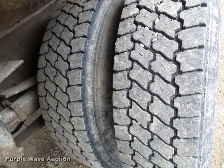 image for item EJ9067 1984 Ford 8000 dump truck