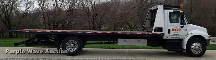 image for item EK9036 2007 International 4300 rollback truck