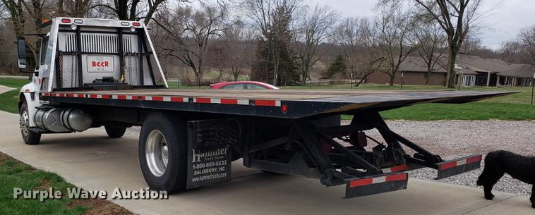 image for item EK9036 2007 International 4300 rollback truck