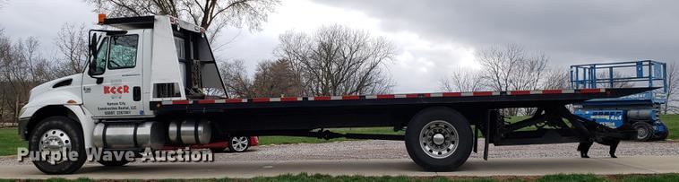 image for item EK9036 2007 International 4300 rollback truck