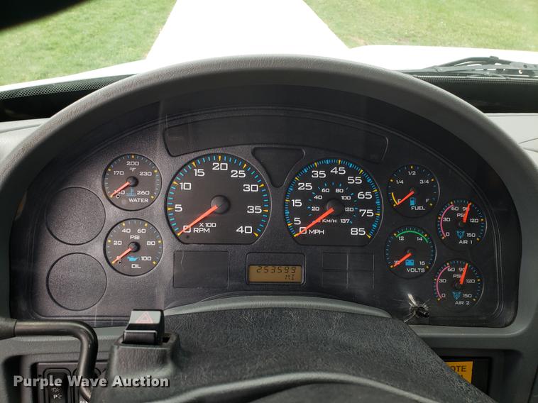 image for item EK9036 2007 International 4300 rollback truck