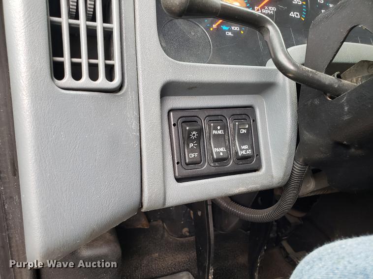 image for item EK9036 2007 International 4300 rollback truck