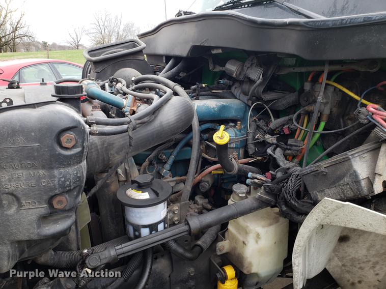 image for item EK9036 2007 International 4300 rollback truck