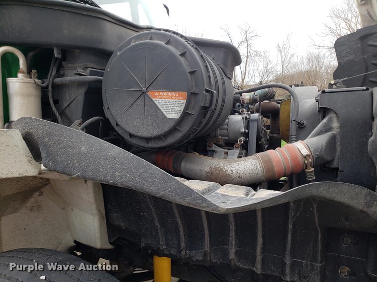 image for item EK9036 2007 International 4300 rollback truck