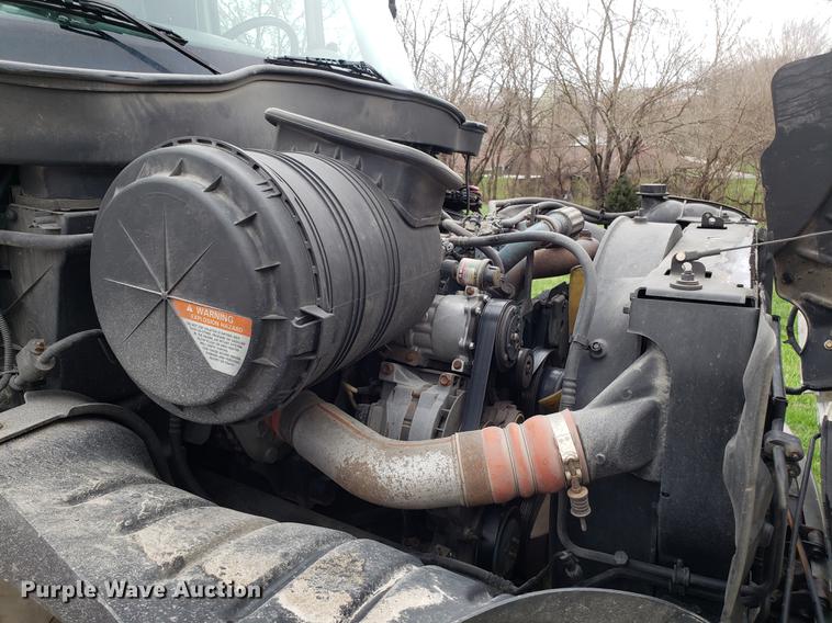 image for item EK9036 2007 International 4300 rollback truck