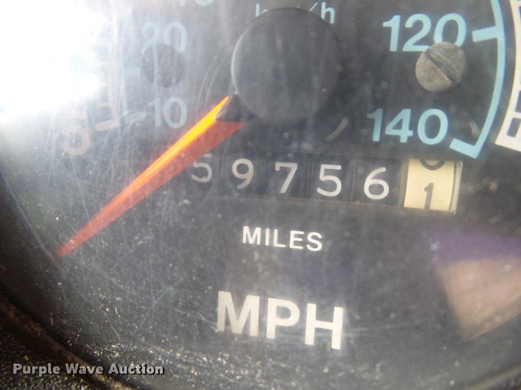 image for item EM9147 1987 International 1754 dump truck