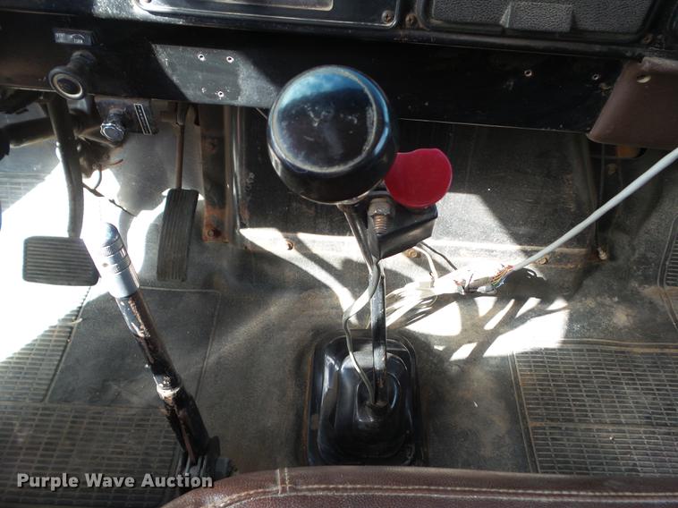 image for item EM9147 1987 International 1754 dump truck