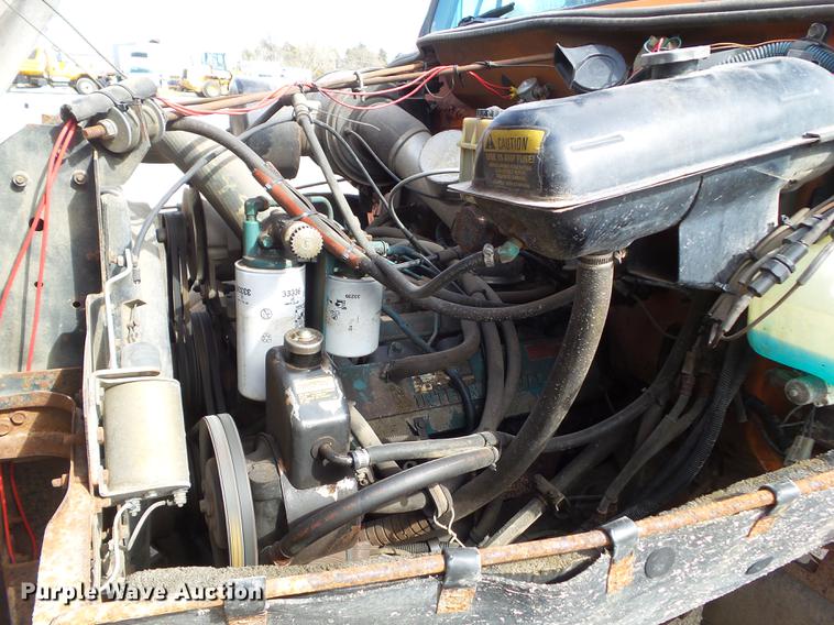 image for item EM9147 1987 International 1754 dump truck