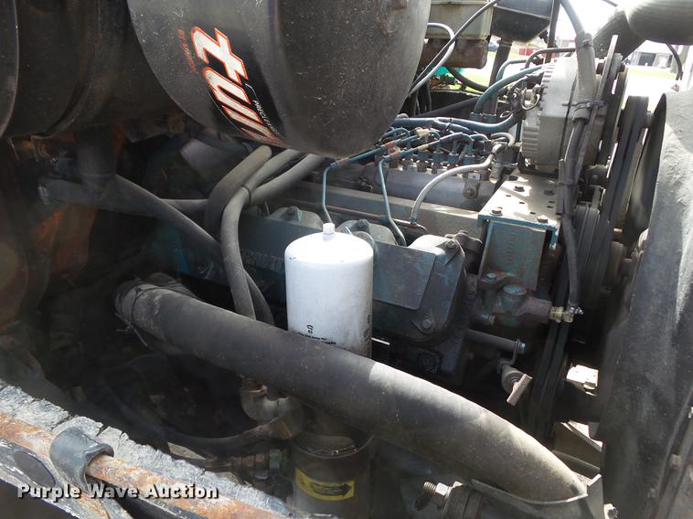 image for item EM9147 1987 International 1754 dump truck