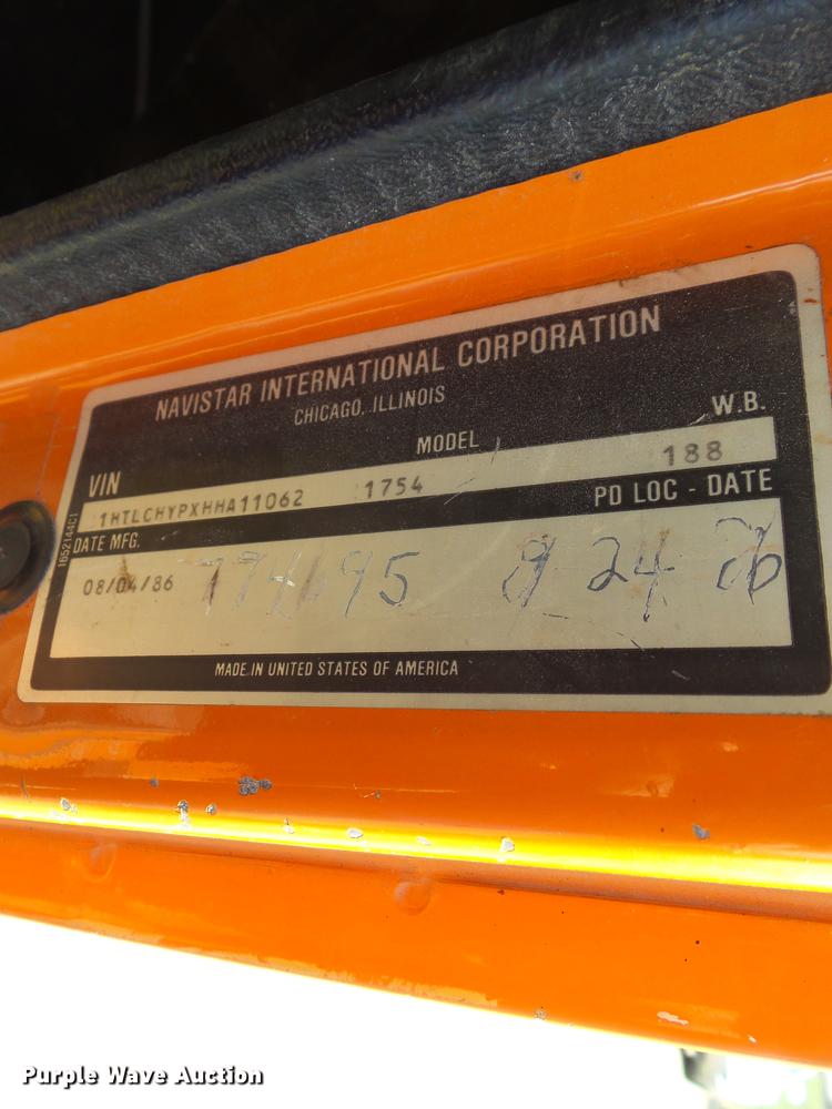 image for item EM9147 1987 International 1754 dump truck