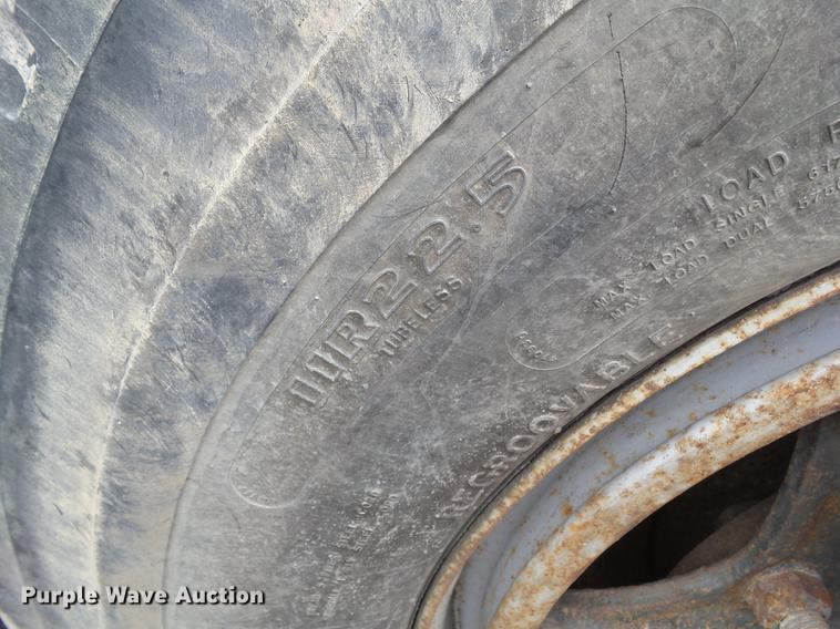 image for item EM9147 1987 International 1754 dump truck