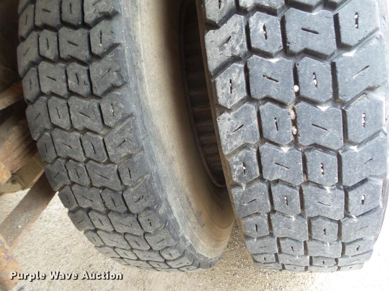 image for item EM9147 1987 International 1754 dump truck