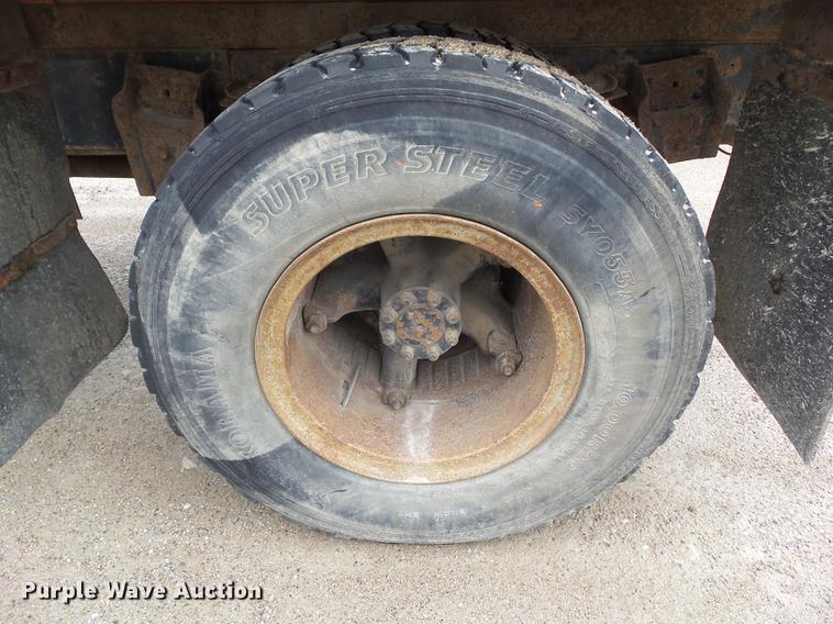 image for item EM9147 1987 International 1754 dump truck
