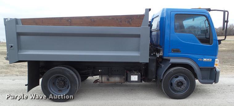 image for item EM9148 2007 Ford LCF450 dump truck