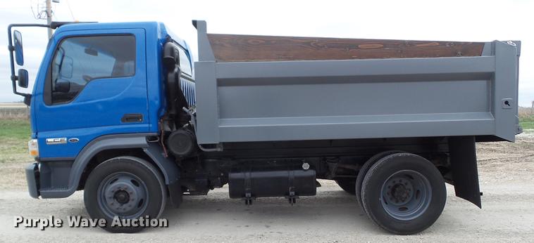 image for item EM9148 2007 Ford LCF450 dump truck