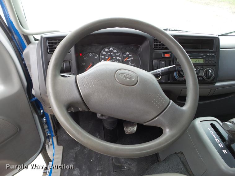 image for item EM9148 2007 Ford LCF450 dump truck