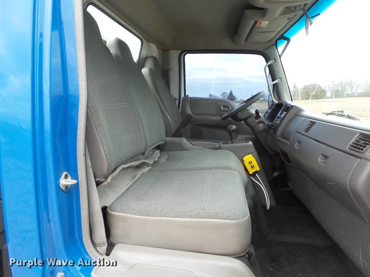 image for item EM9148 2007 Ford LCF450 dump truck