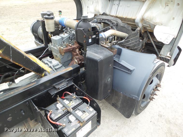 image for item EM9148 2007 Ford LCF450 dump truck