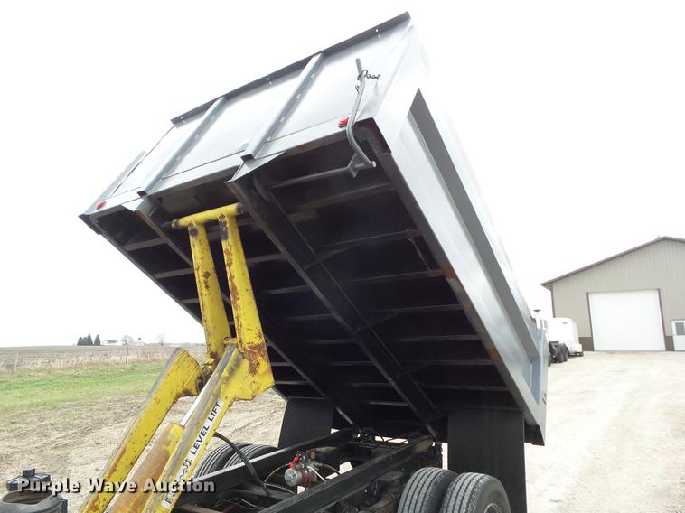 image for item EM9148 2007 Ford LCF450 dump truck