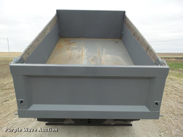 image for item EM9148 2007 Ford LCF450 dump truck