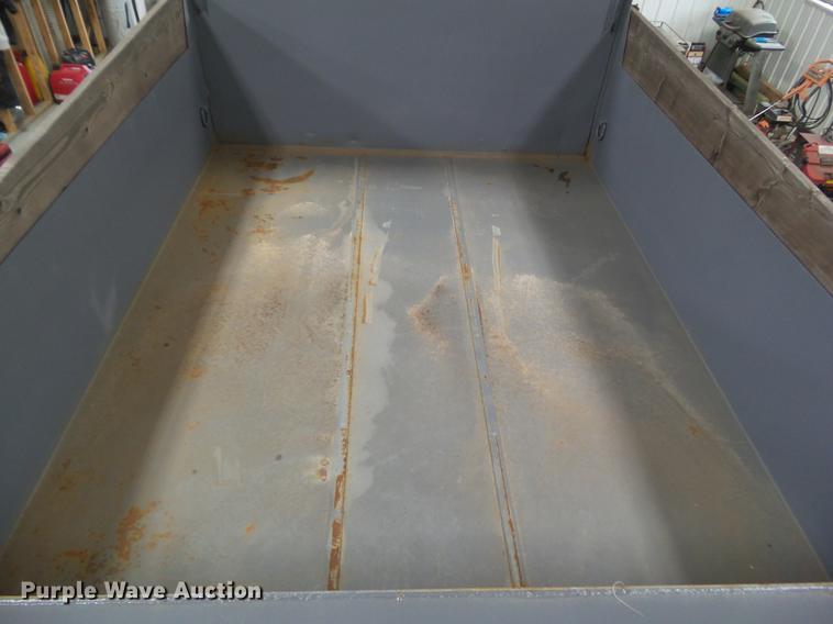 image for item EM9148 2007 Ford LCF450 dump truck