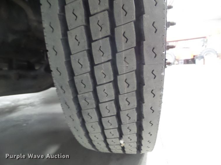 image for item EM9148 2007 Ford LCF450 dump truck