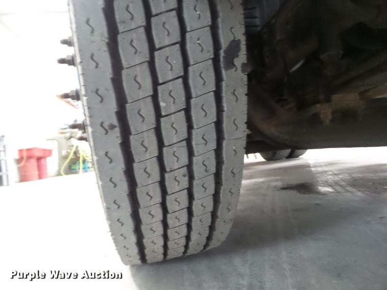 image for item EM9148 2007 Ford LCF450 dump truck