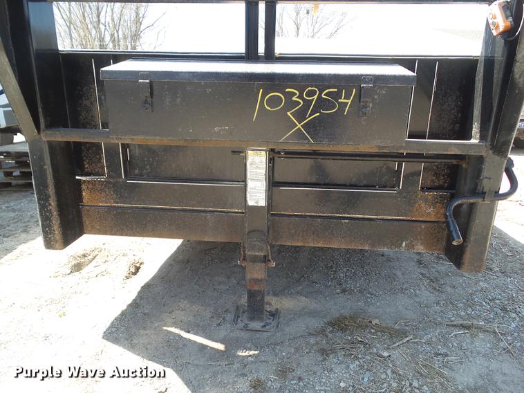 image for item EM9151 2010 Chaparral dump trailer