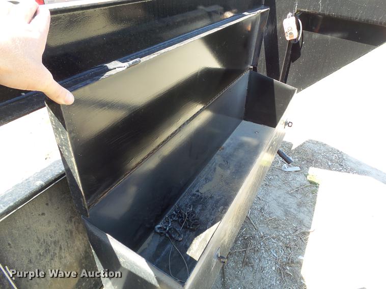 image for item EM9151 2010 Chaparral dump trailer