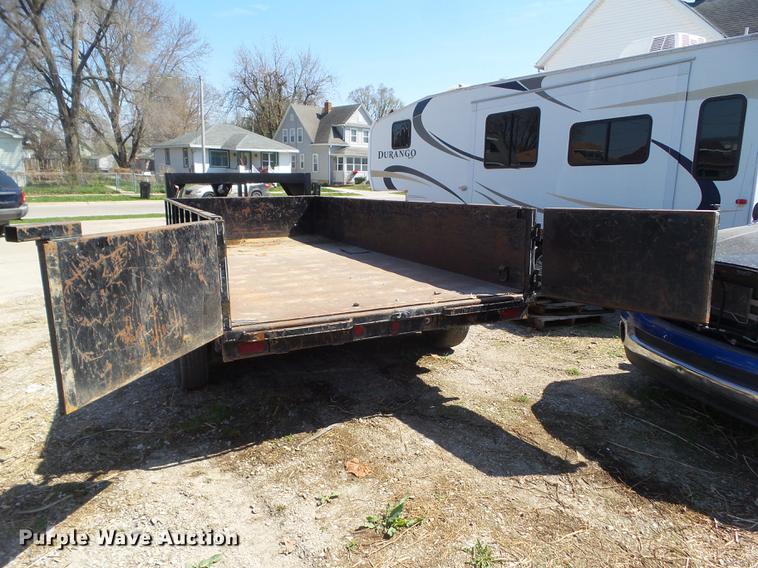 image for item EM9151 2010 Chaparral dump trailer