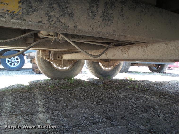 image for item EM9151 2010 Chaparral dump trailer