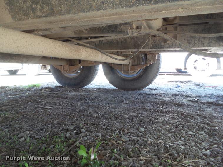 image for item EM9151 2010 Chaparral dump trailer