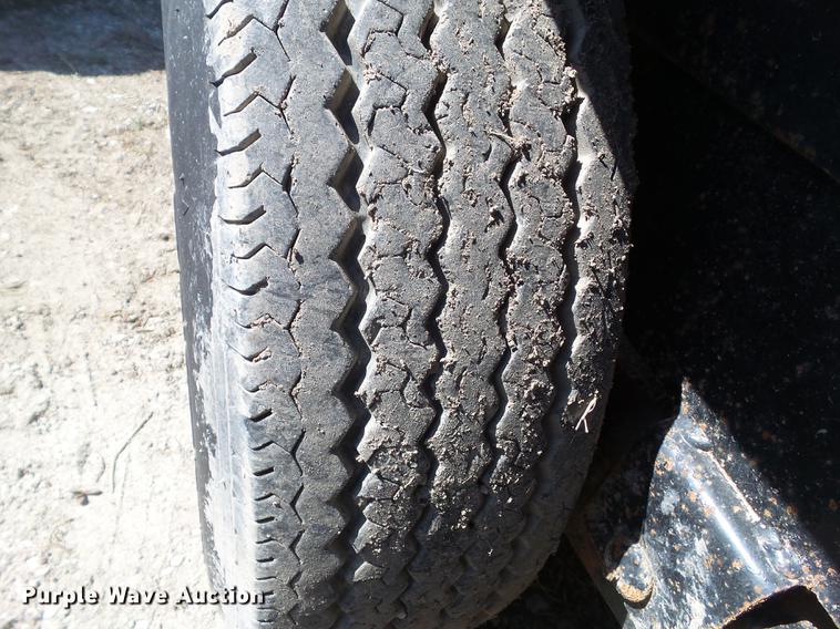 image for item EM9151 2010 Chaparral dump trailer